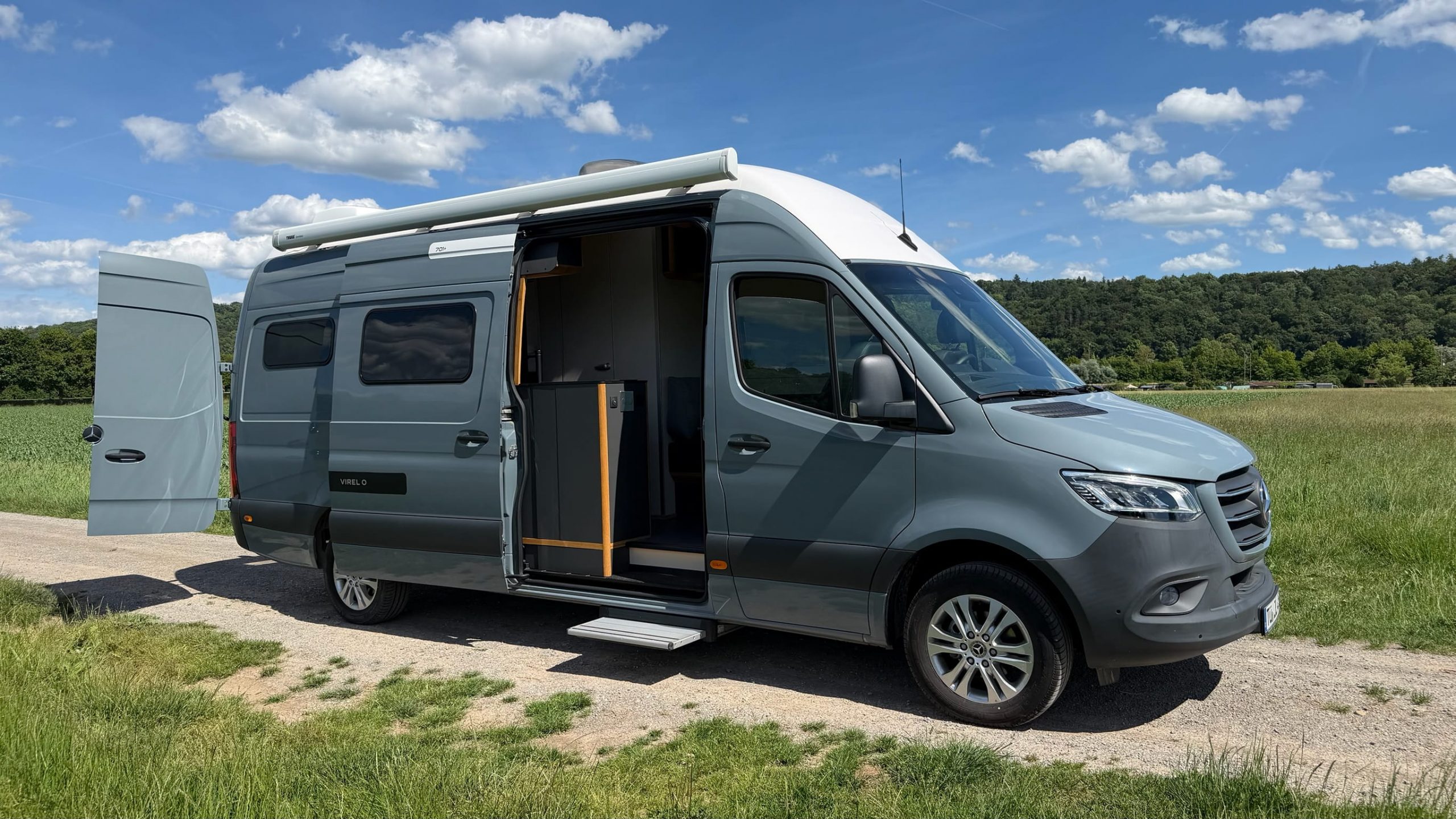 VIRELO Campervan Seitenansicht im Exterieur